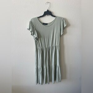 Brit & bri light green layered midi short sleeve crew neck dress for fall